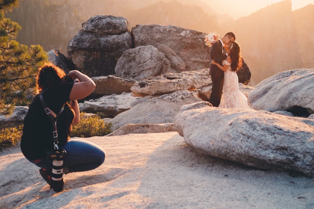 choosing a wedding photographer