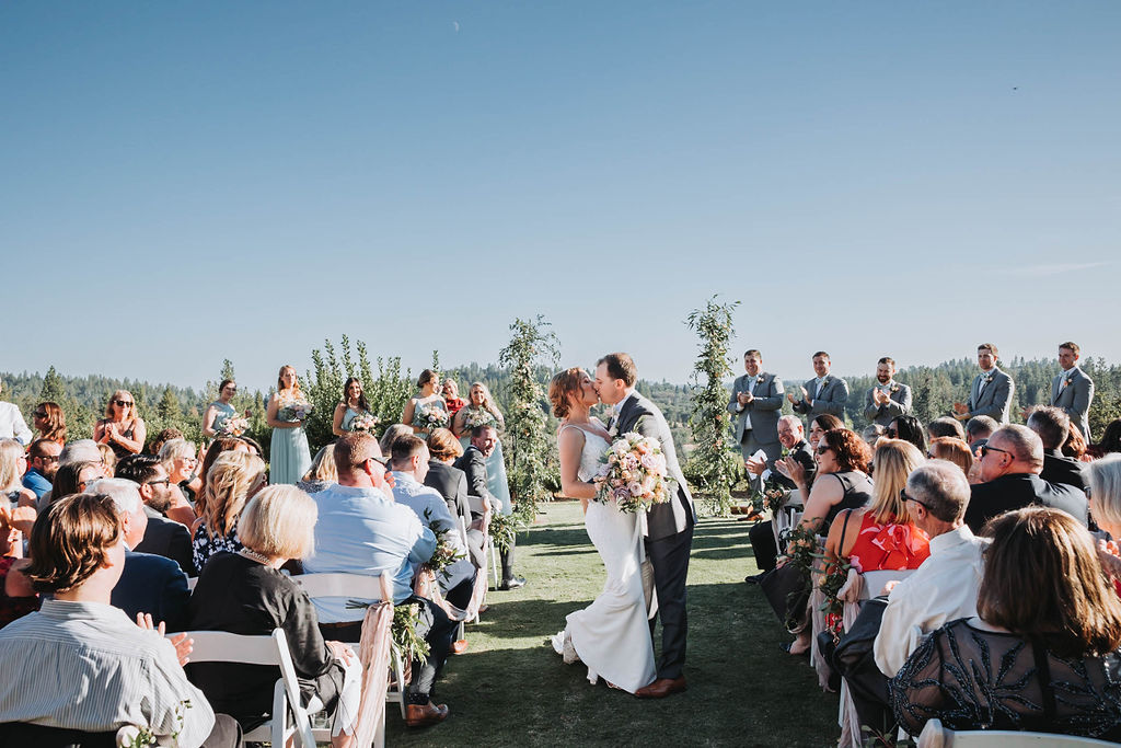 Wedding ceremony at Winchester Country Club in Meadow Vista, California
