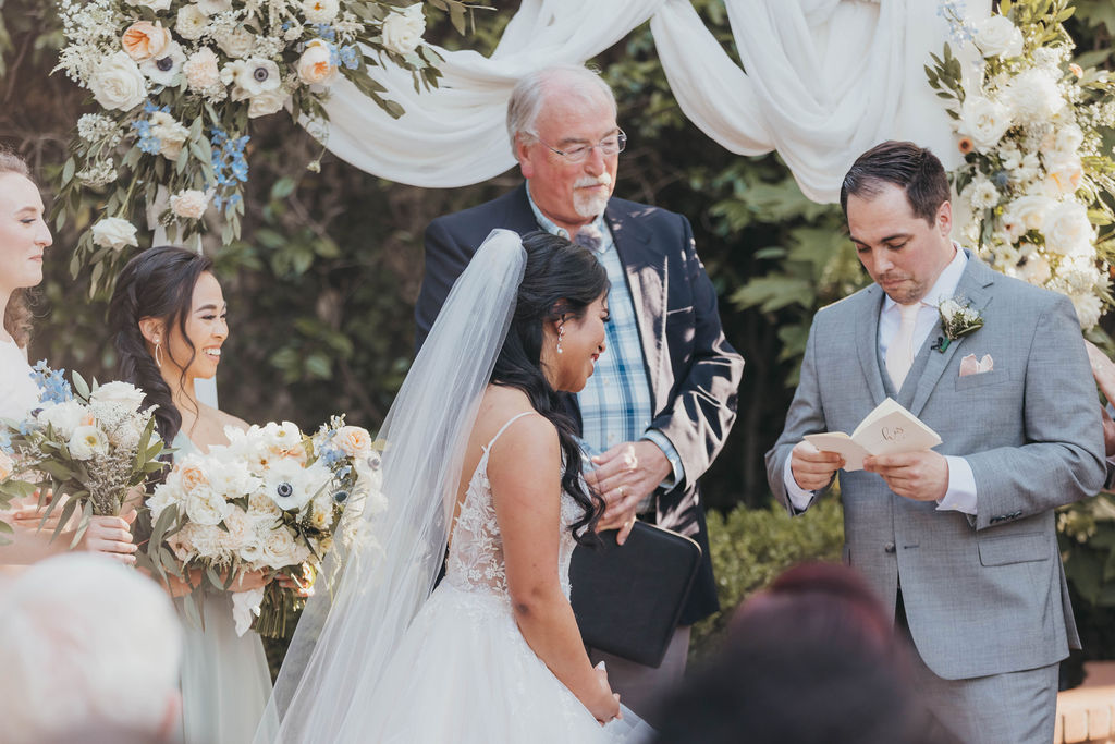 Outdoor spring wedding ceremony at Vizcaya in Sacramento